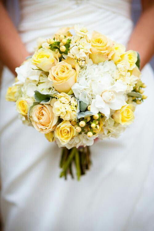 25 Sunny Bouquets With Yellow Roses Parfum Flower Company