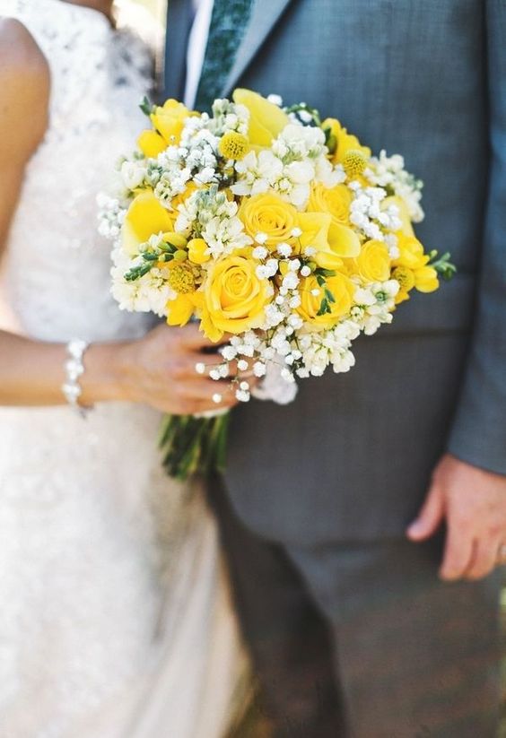 25 Sunny Bouquets With Yellow Roses Parfum Flower Company